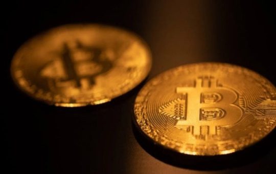 Bitcoin hits new all-time high above $121K as bulls tighten their grip