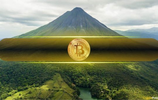 Bitcoin's Realized Cap Taps $1T Milestone, Fueled by 25% Surge in 2025