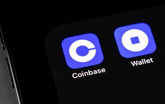 Coinbase Snags Opyn Leadership in Lift-Out Acquisition