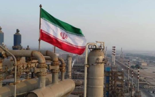 Oil tops $90 for the first time as Iran tensions deepen