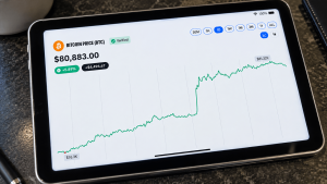 Bitcoin Price Predictions Draw a Brutal Line Between $84K and $100K
