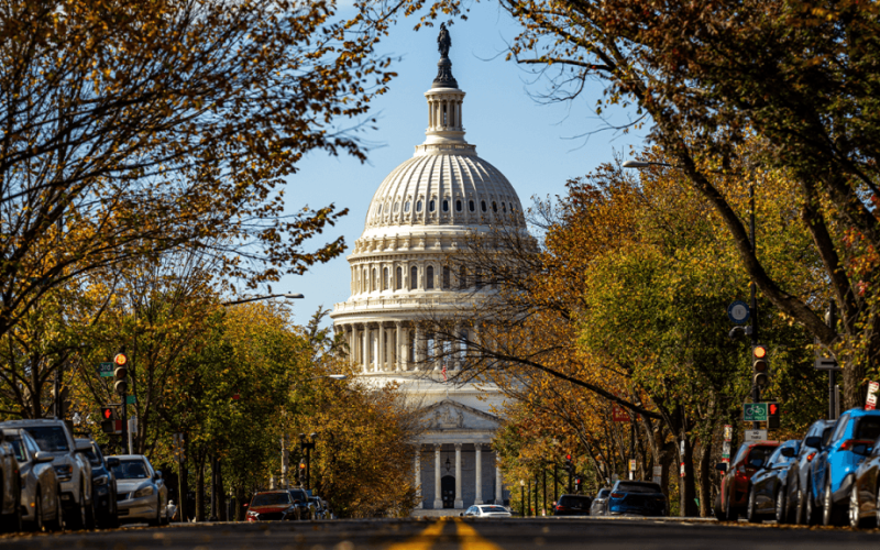 Polymarket Gives Dems 62% Midterm Sweep Odds, CLARITY Act in Jeopardy